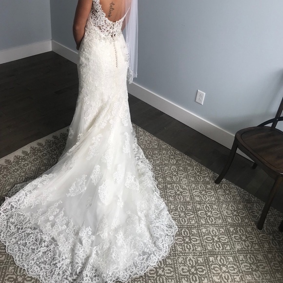 Ivory wedding dress